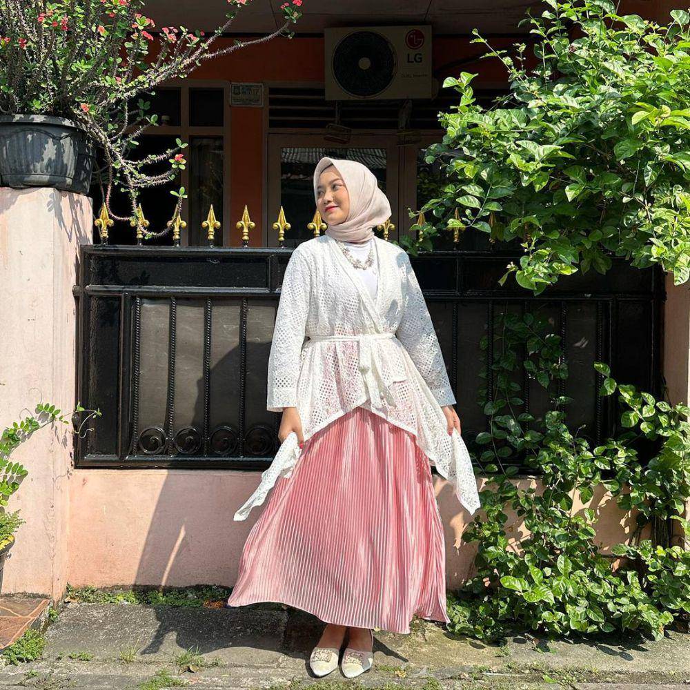 inspirasi OOTD ala Alamanda Putri (instagram.com/alamandaptrr)