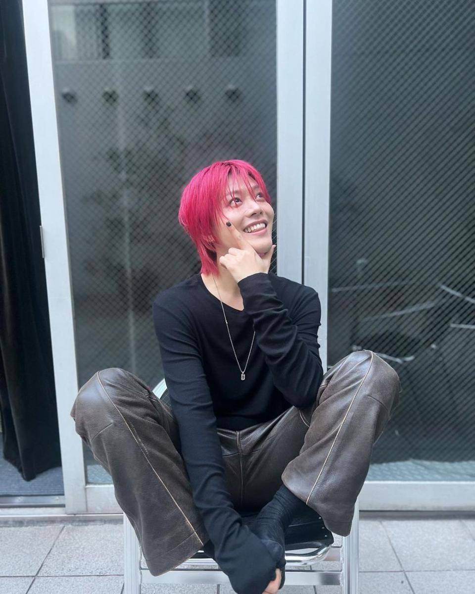 warna rambut ala Yuta NCT (instagram.com/yuu_taa_1026)