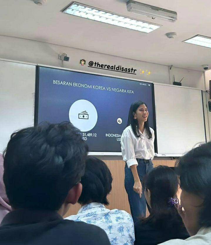 potret Dian Sastro yang kembali jadi dosen vokasi UI (instagram.com/therealdisastr)