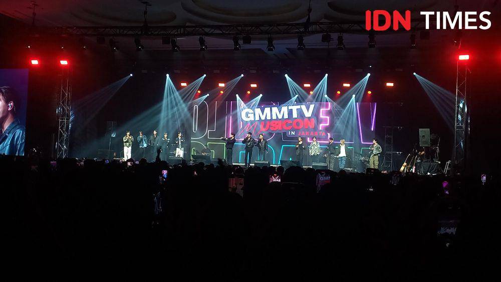 potret keseruan GMMTV Musicon in Jakarta 2023 pada Sabtu (16/12/2023) (IDN Times/Ines Suseno)