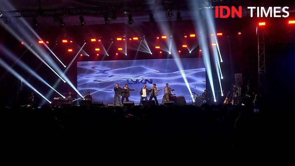 Potret LYKN di GMMTV Musicon in Jakarta 2023 pada Sabtu (16/12/2023) (IDN Times/Ines Suseno)
