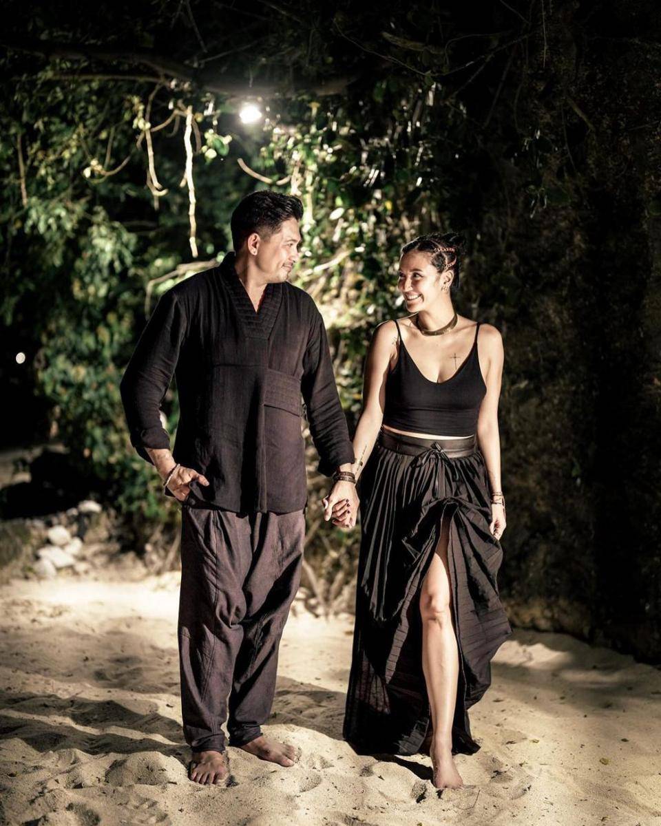 potret wedding anniversary Ryan Delon dan Sharena ke-10 (instagram.com/tail_wagging)
