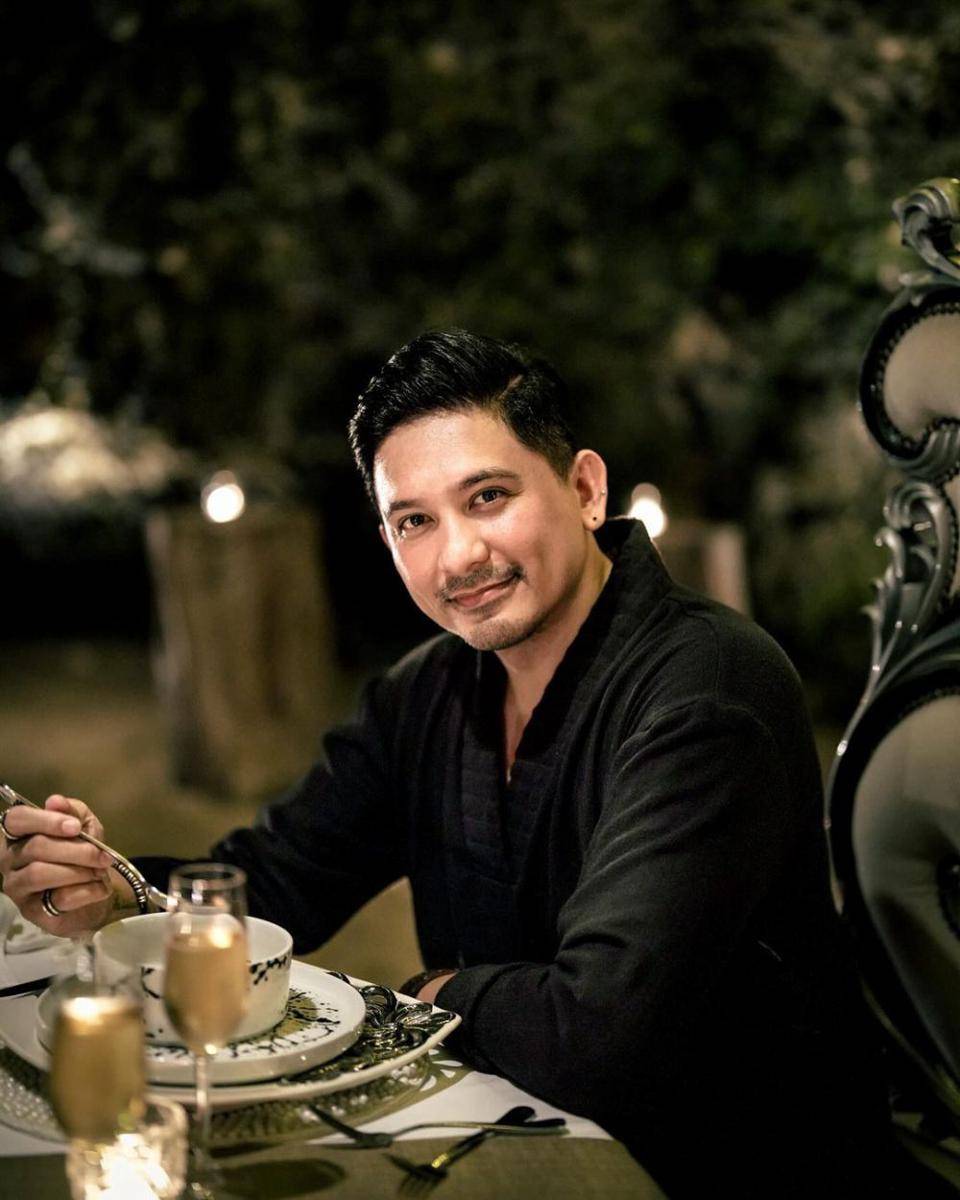 potret wedding anniversary Ryan Delon dan Sharena ke-10 (instagram.com/tail_wagging)