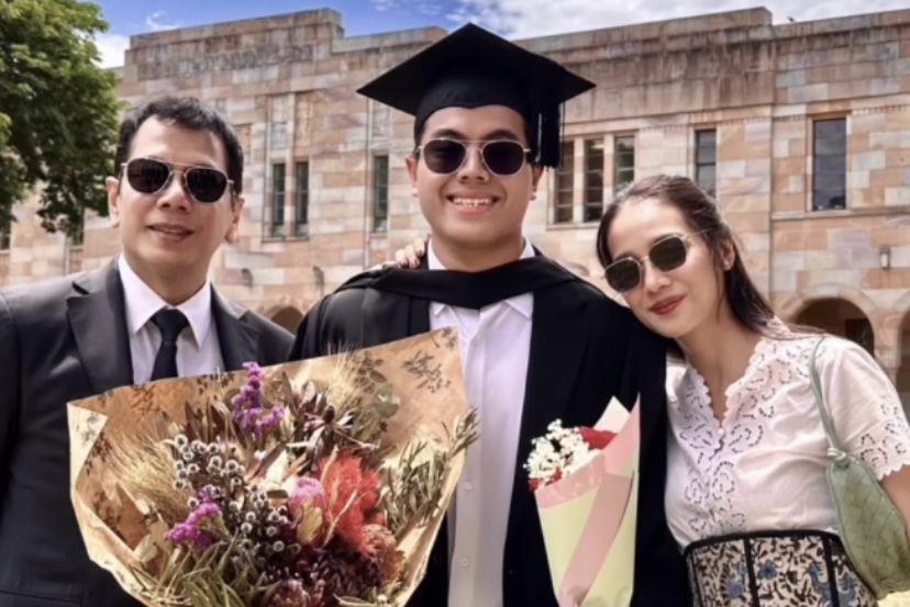 7 Potret Wisuda Salvaditya Anak Wishnutama di University of Queensland