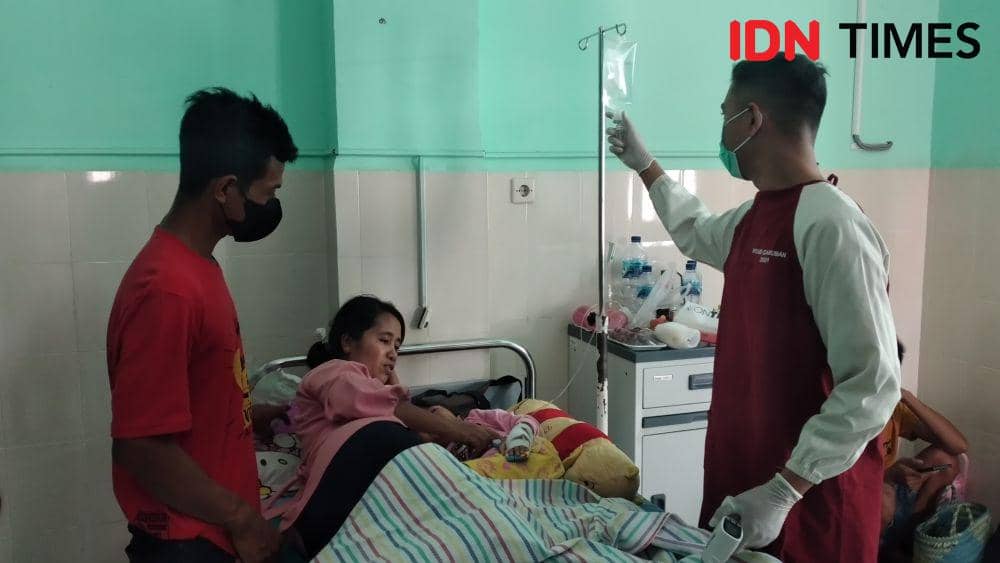 Pasien DBD saat jalani perawatan di RSUD Caruban. IDN Times/ Riyanto