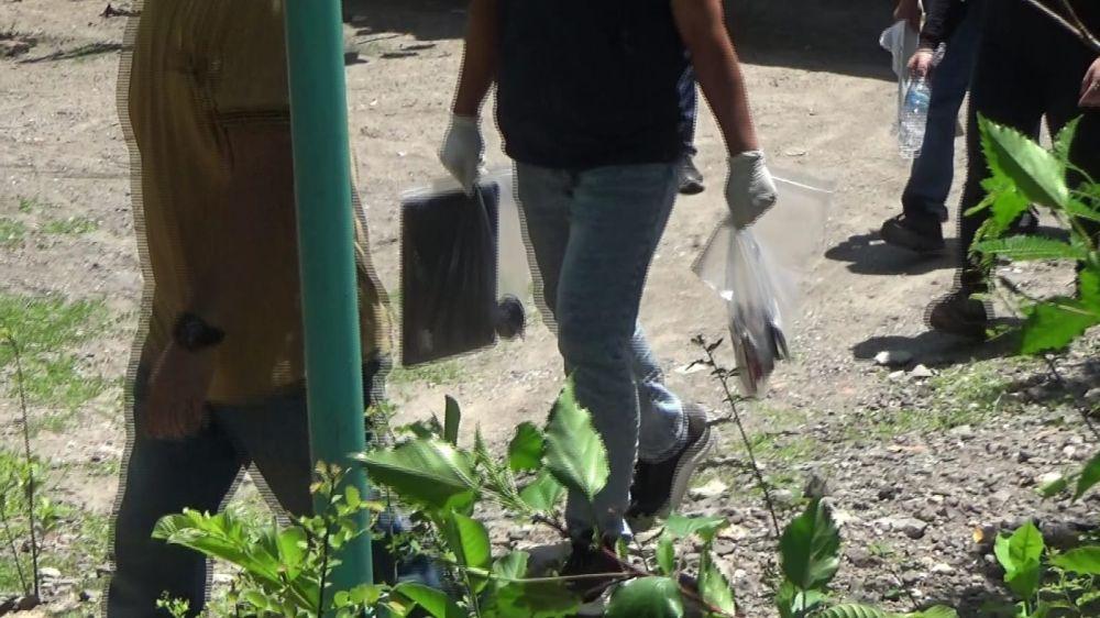 Tim Densus 88 Antiteror Mabes Polri menangkap seorang terduga teroris di Desa Semen, Kecamatan Paron, Kabupaten Ngawi, Jawa Timur. IDN Times/ Riyanto