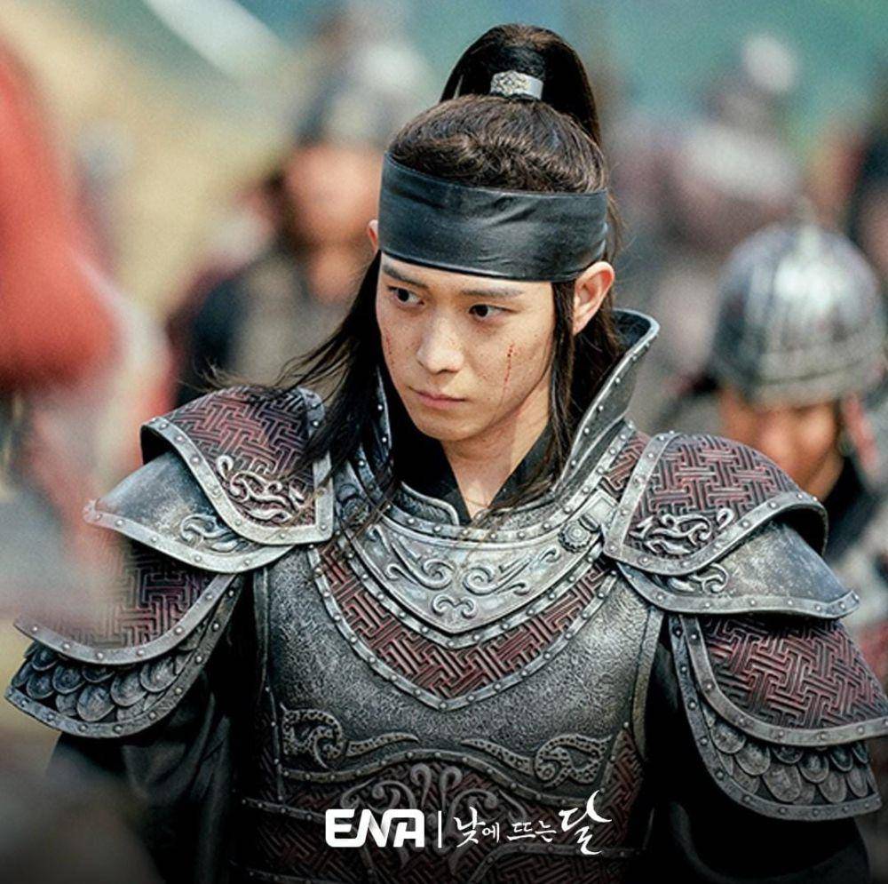 Kim Young Dae di drama Moon In The Day (instagram.com/channel.ena.d)