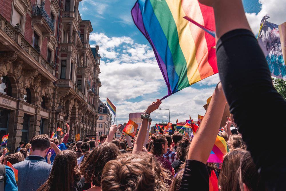 Hungaria Resmi Larang Kampanye LGBT