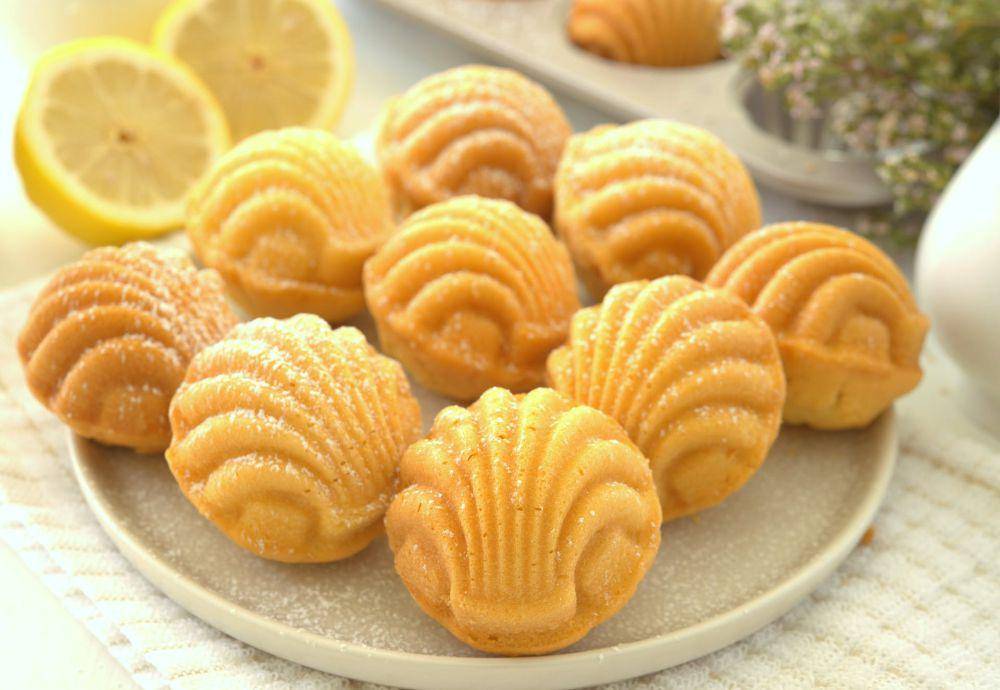 chinese egg cake (pexels.com/Nonik Yench)