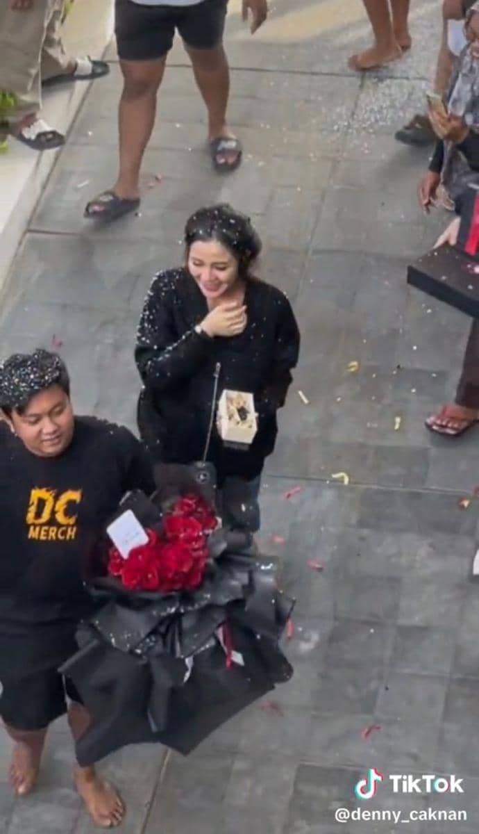Kejutan ultah bella bonita (Tiktok.com/denny_caknan)