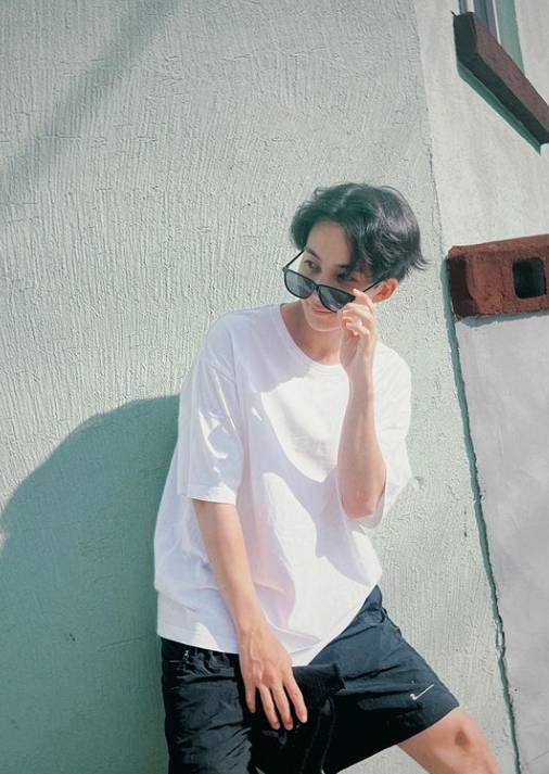 potret Jeonghan SEVENTEEN (instagram.com/jeonghaniyoo_n)