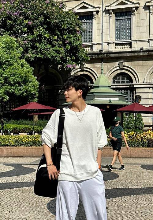 potret Jeonghan SEVENTEEN (instagram.com/jeonghaniyoo_n)