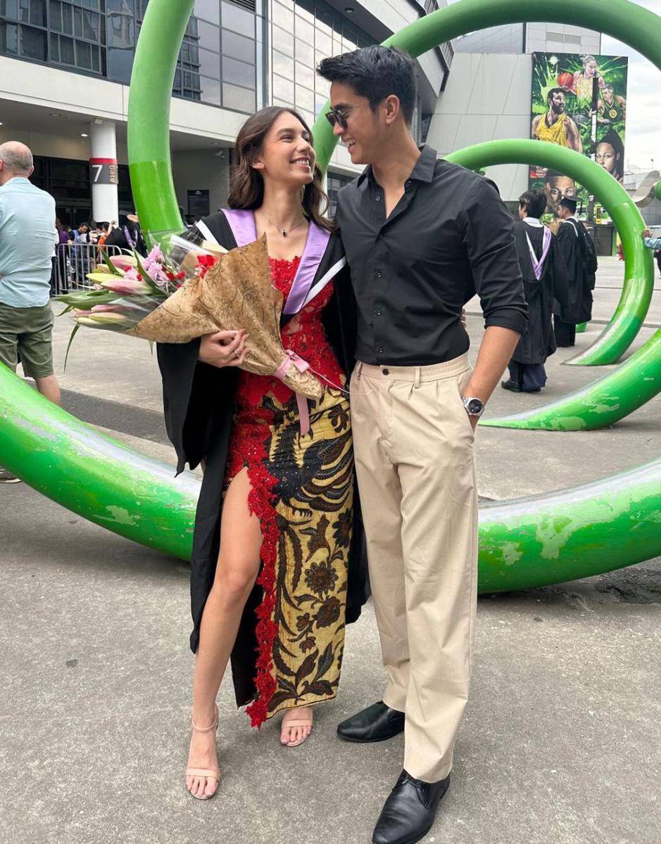 momen wisuda Kiara McKenna (instagram.com/kiaramckenna)