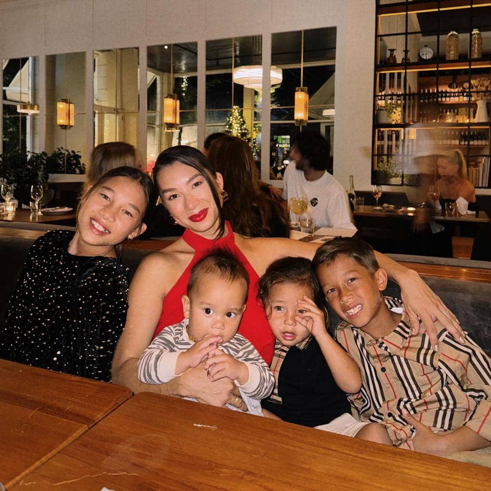 potret Christmas dinner Jennifer Bachdim (instagram.com/jenniferbachdim)