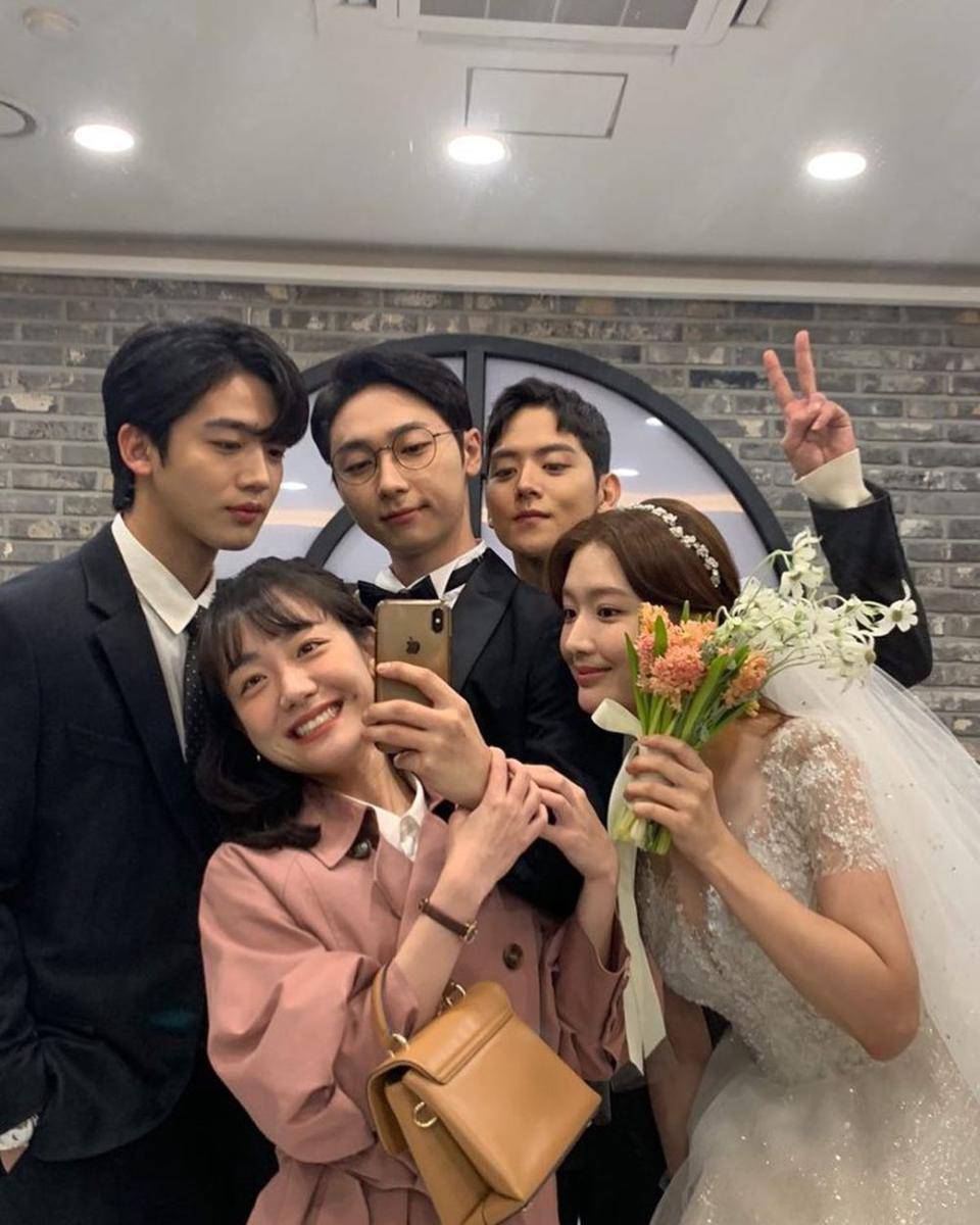 di balik layar drama A Love So Beautiful (instagram.com/hoihyuny)