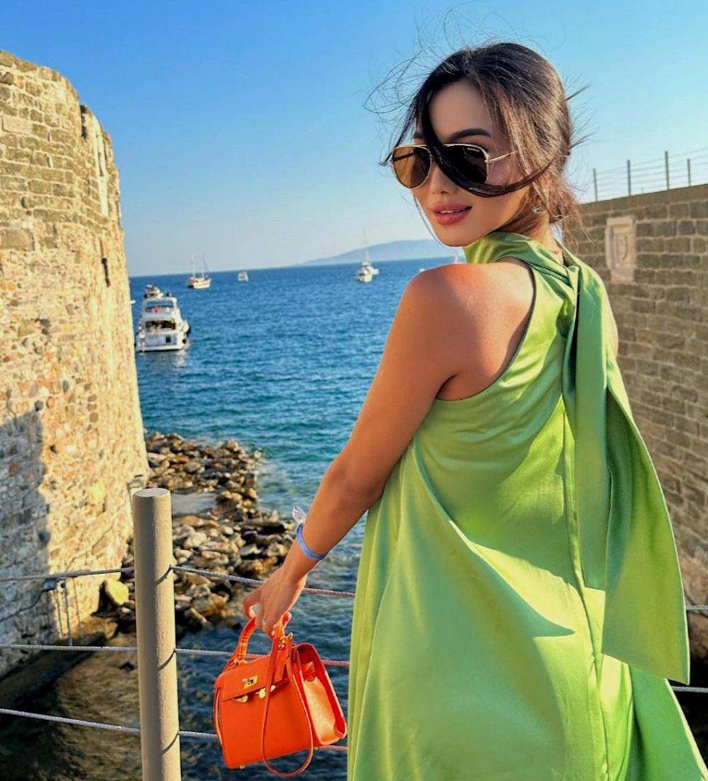 Ayaulym Alimkhaliyeva (instagram.com/aeshkaa)