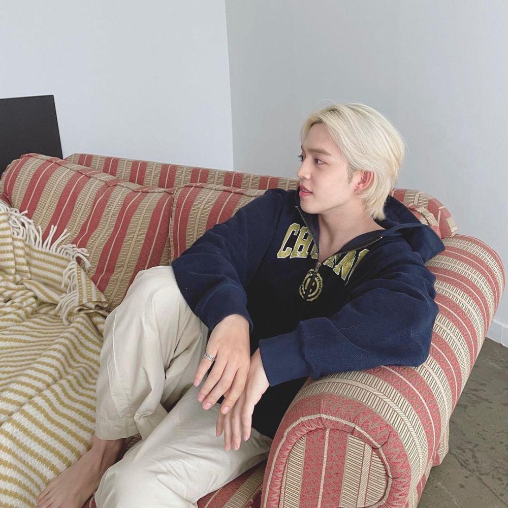 atasan hitam ala Scoups SEVENTEEN (instagram.com/sound_of_coups)