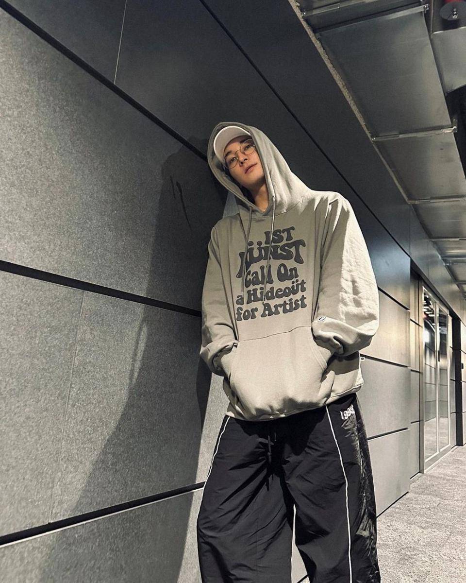 outfit oversize ala Wonwoo SEVENTEEN (instagram.com/everyone_woo)