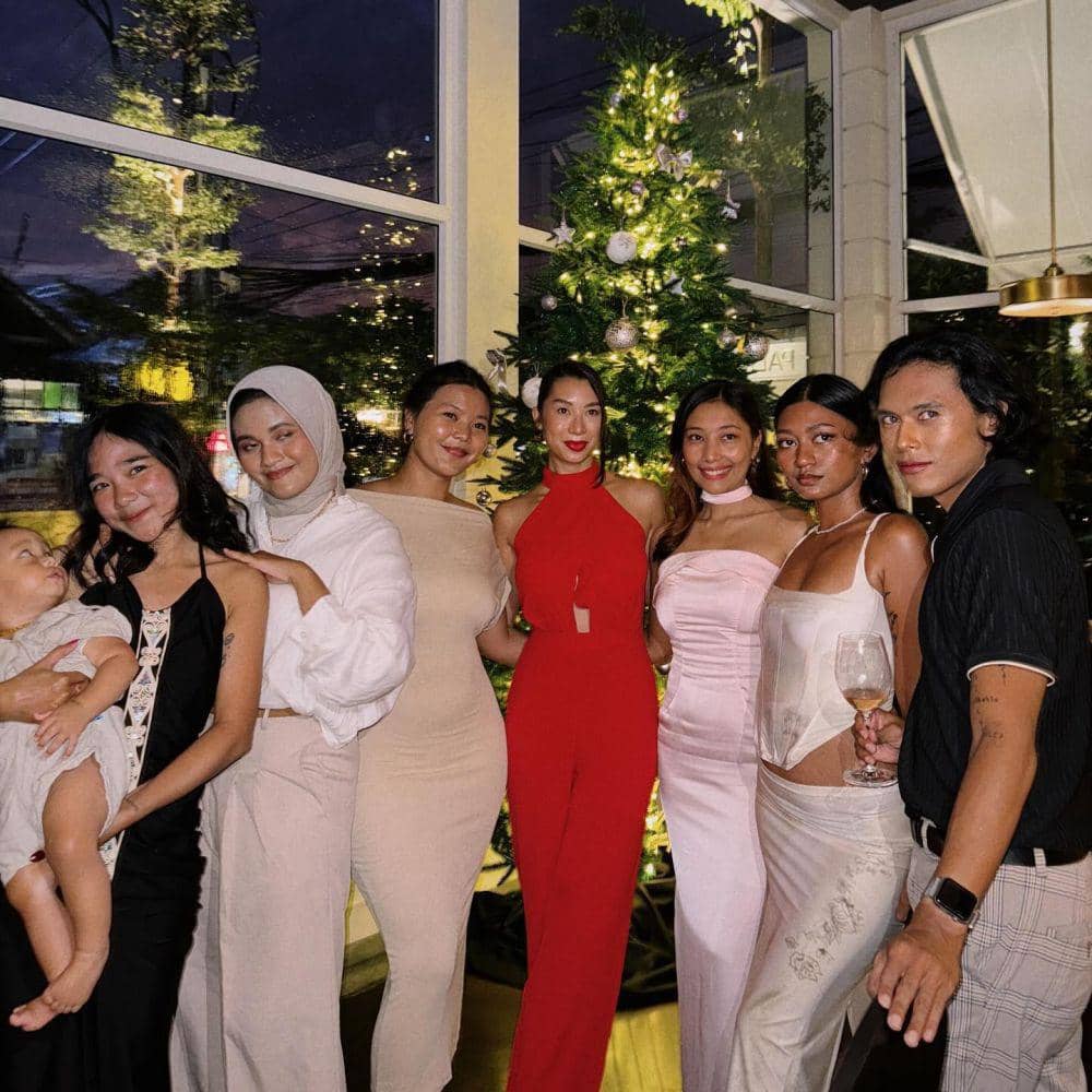 potret Christmas dinner Jennifer Bachdim (instagram.com/jenniferbachdim)