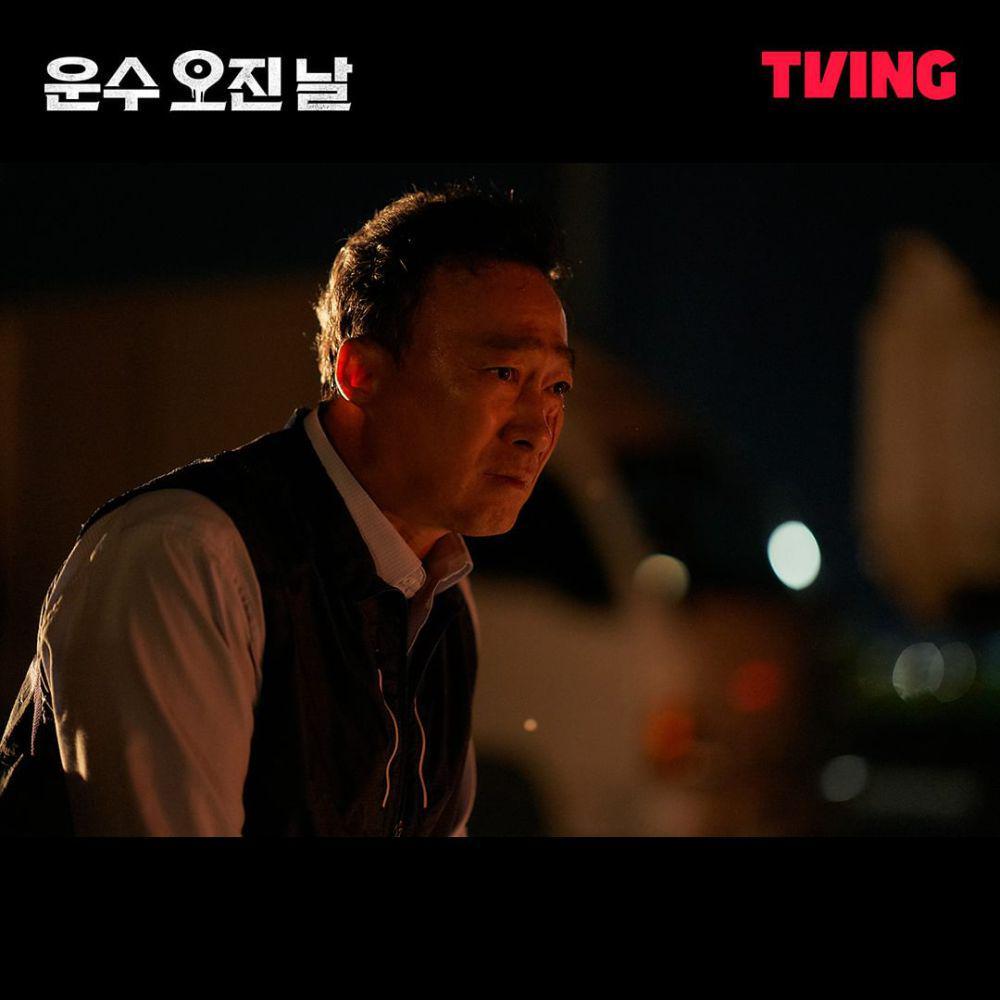 Lee Sung Min di A Bloody Lucky Day (instagram.com/tving.official)