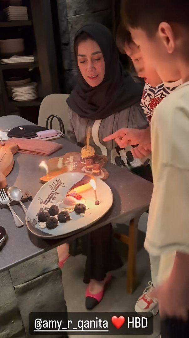 potret ulang tahun Mama Amy, instagram.com/raffinagita1717)