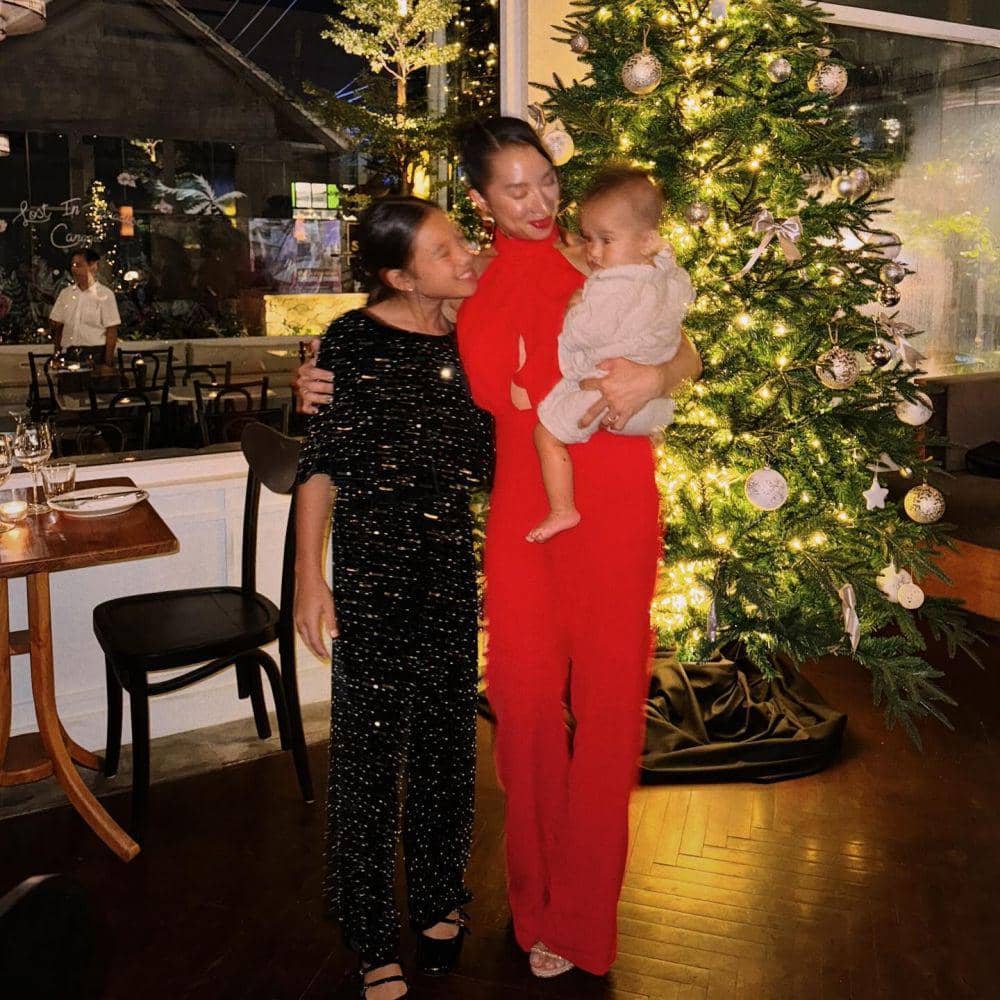 potret Christmas dinner Jennifer Bachdim (instagram.com/jenniferbachdim)