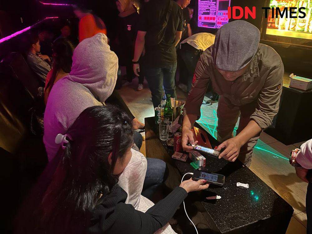 Razia ini dilakukan sebagai pemberantasan penyalahgunaan narkoba. (IDN Times/Teri).