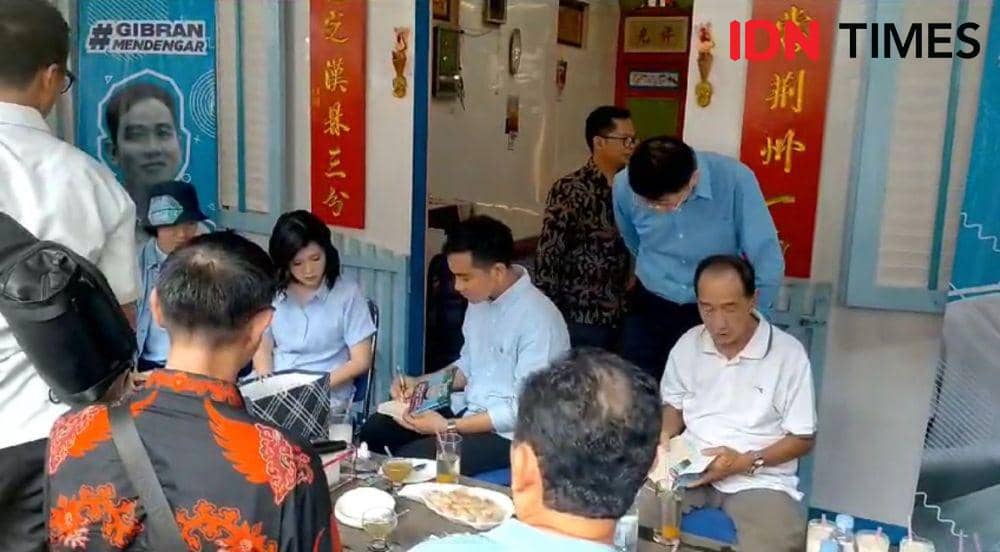 Gibran mengunjungi Cagar Budaya Rumah Keluarga Thjia Singkawang. (IDN Times/Istimewa).