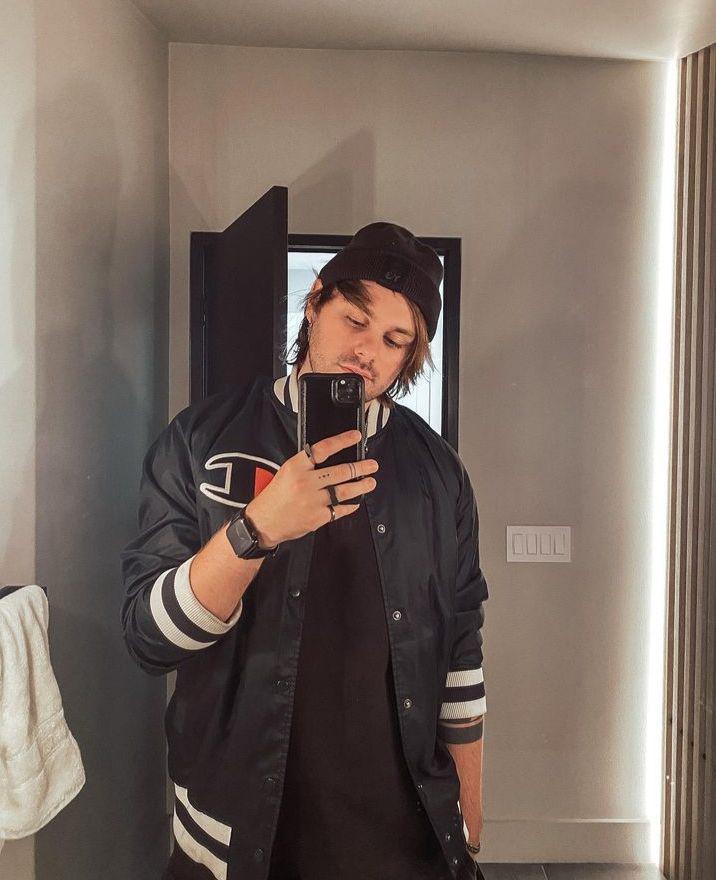 potret Michael Clifford (instagram.com/michaelclifford)