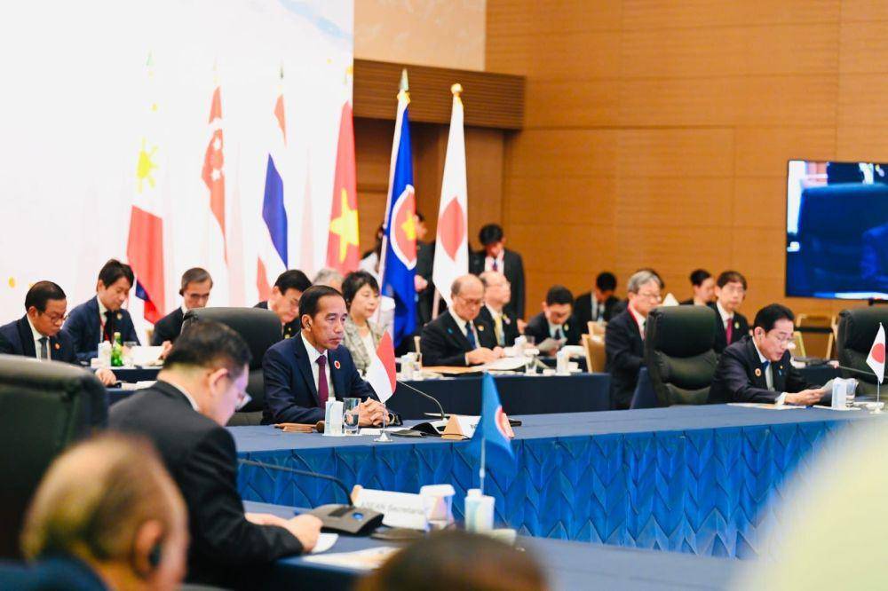 Presiden Jokowi memimpin 4 agenda di KTT Perayaan 50 Tahun Hubungan Persahabatan dan Kerjasama ASEAN-Jepang, pada Minggu (17/12/2023) (dok. Sekretariat Presiden)