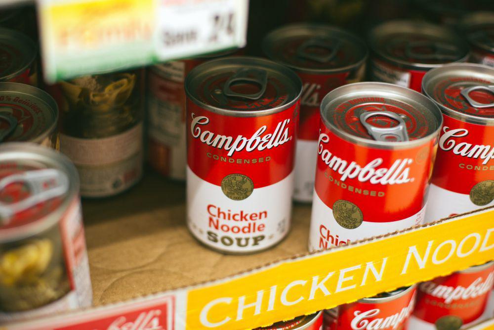 ilustrasi makanan kaleng (unsplash.com/Calle Macarone)