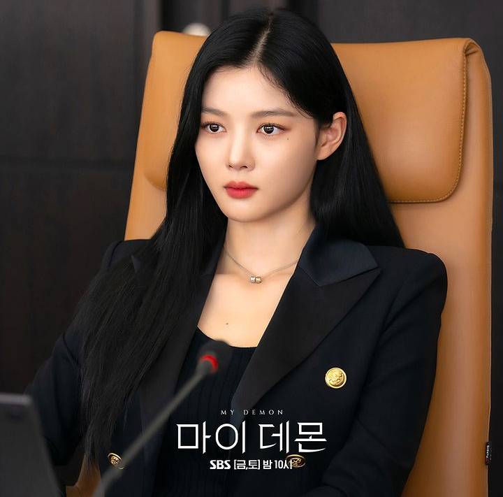 Kim Yoo Jung sebagai Do Do Hee di drakor My Demon (instagram.com/sbsdrama.official)