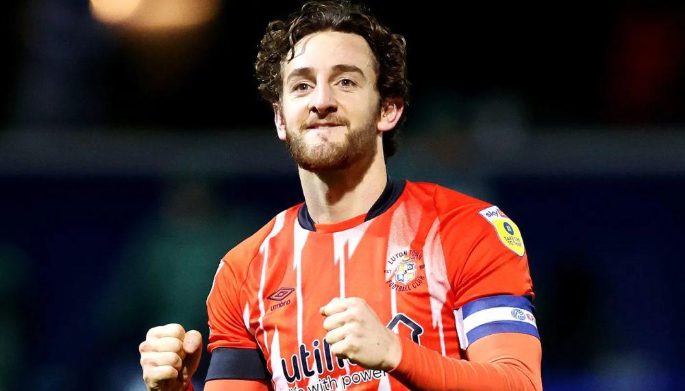 3 Fakta Menarik Tom Lockyer, Pahlawan Luton Town