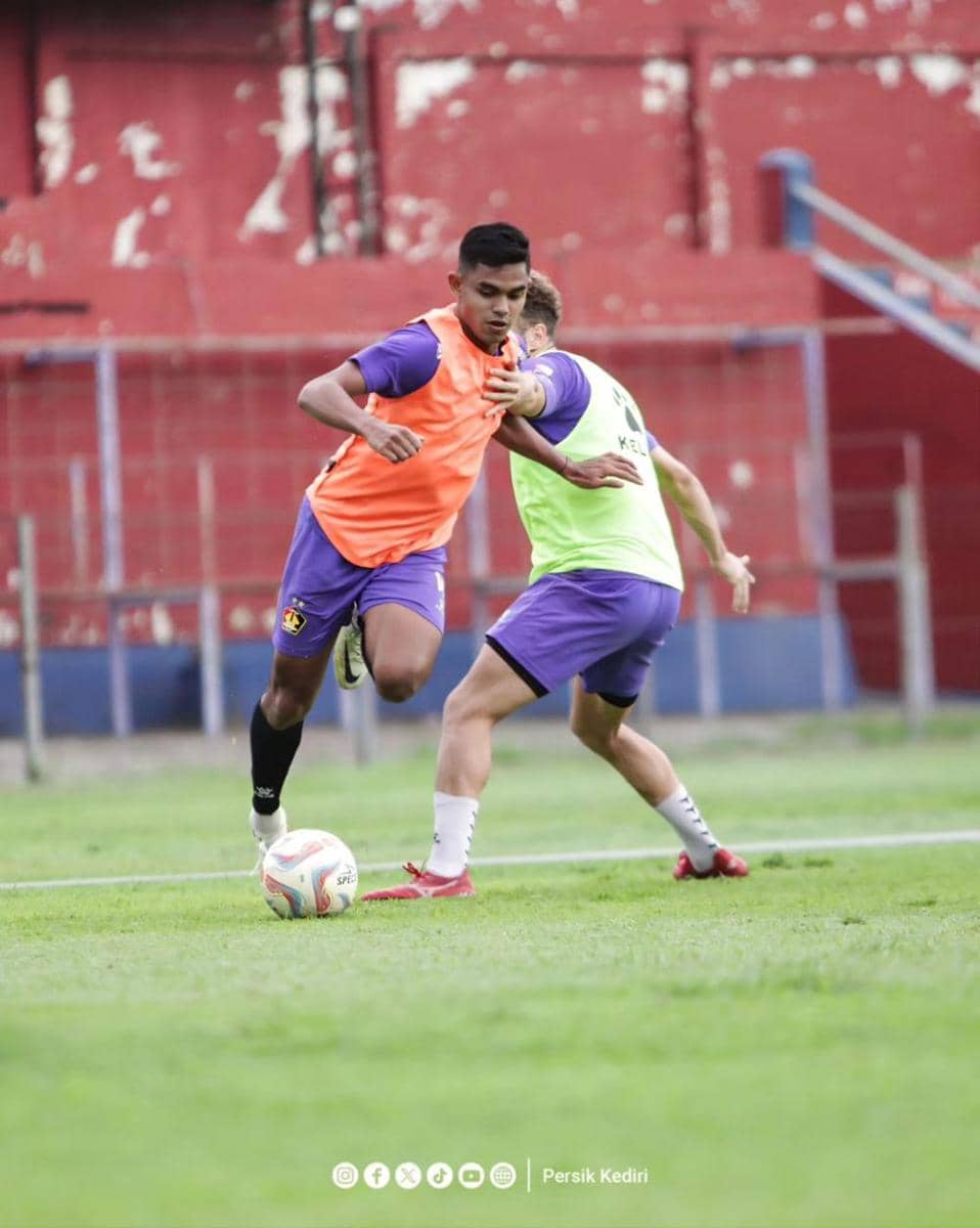 Pemain Persik Kediri saat berlatih. Instagram.com/ persikfcofficial