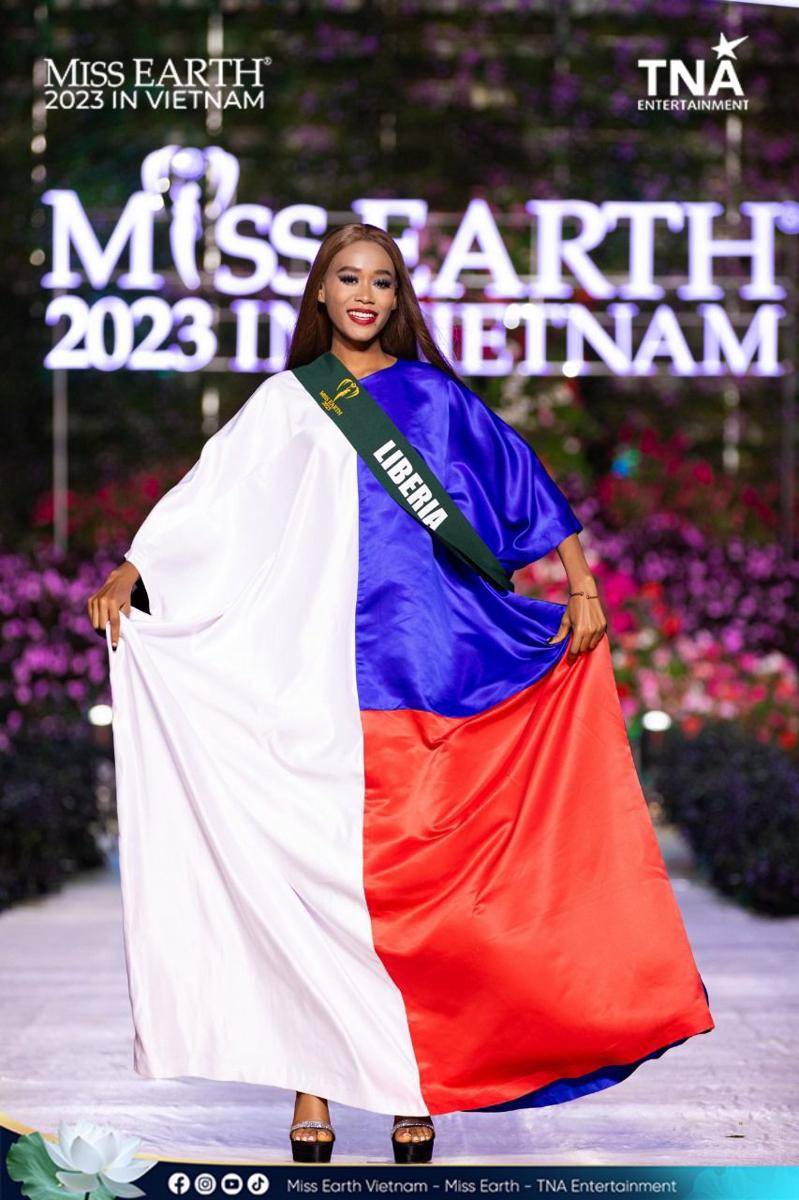Potret Kostum Nasional Wakil Afrika di Panggung Miss Earth 2023 (Facebook.com/Miss Earth)