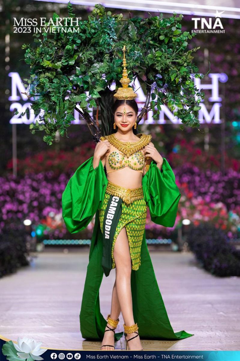 Potret Kostum Nasional Wakil Asia dan Oseania di Miss Earth 2023 (Facebook.com/Miss Earth)
