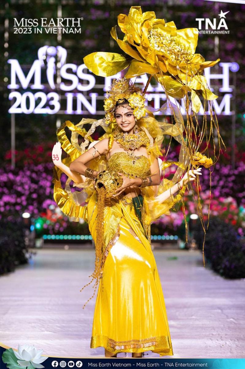 Potret Kostum Nasional Wakil Asia dan Oseania di Miss Earth 2023 (Facebook.com/Miss Earth)