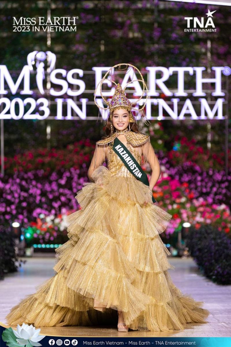 Potret Kostum Nasional Wakil Asia dan Oseania di Miss Earth 2023 (Facebook.com/Miss Earth)