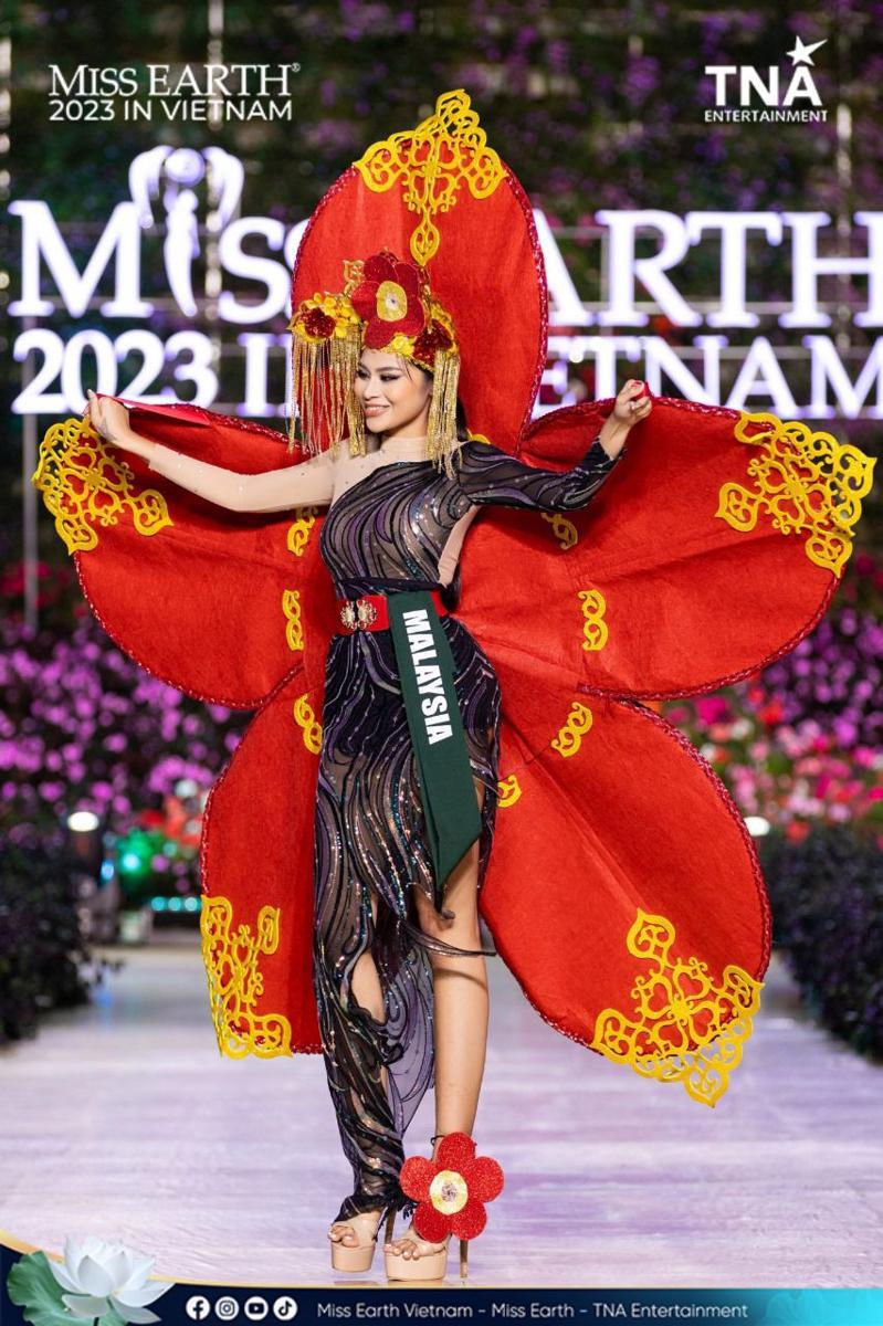 Potret Kostum Nasional Wakil Asia dan Oseania di Miss Earth 2023 (Facebook.com/Miss Earth)