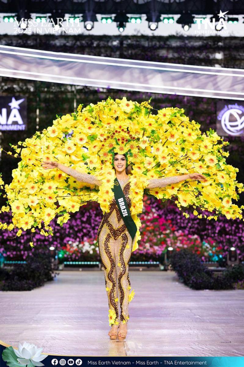 Potret Kostum Nasional Wakil dari Amerika Latin di Miss Earth 2023 (Facebook.com/Miss Earth)