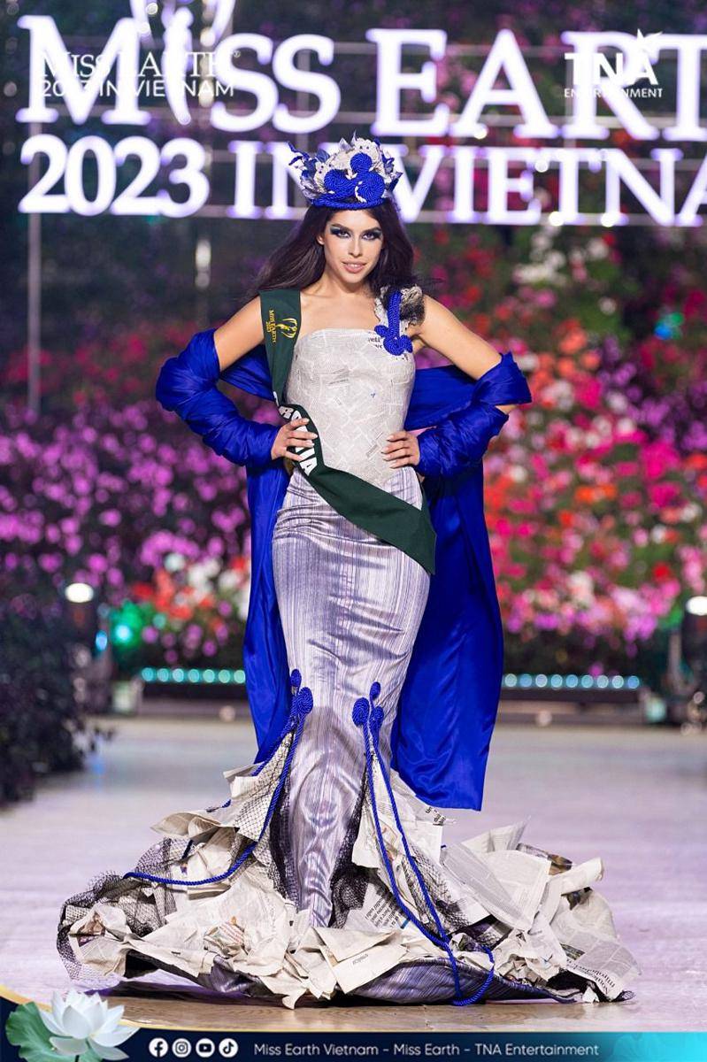 Potret Kostum Nasional Wakil dari Kawasan Eropa di Miss Earth 2023 (Facebook.com/Miss Earth)