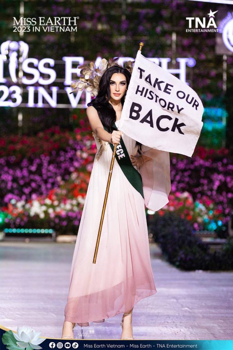 Potret Kostum Nasional Wakil dari Kawasan Eropa di Miss Earth 2023 (Facebook.com/Miss Earth)