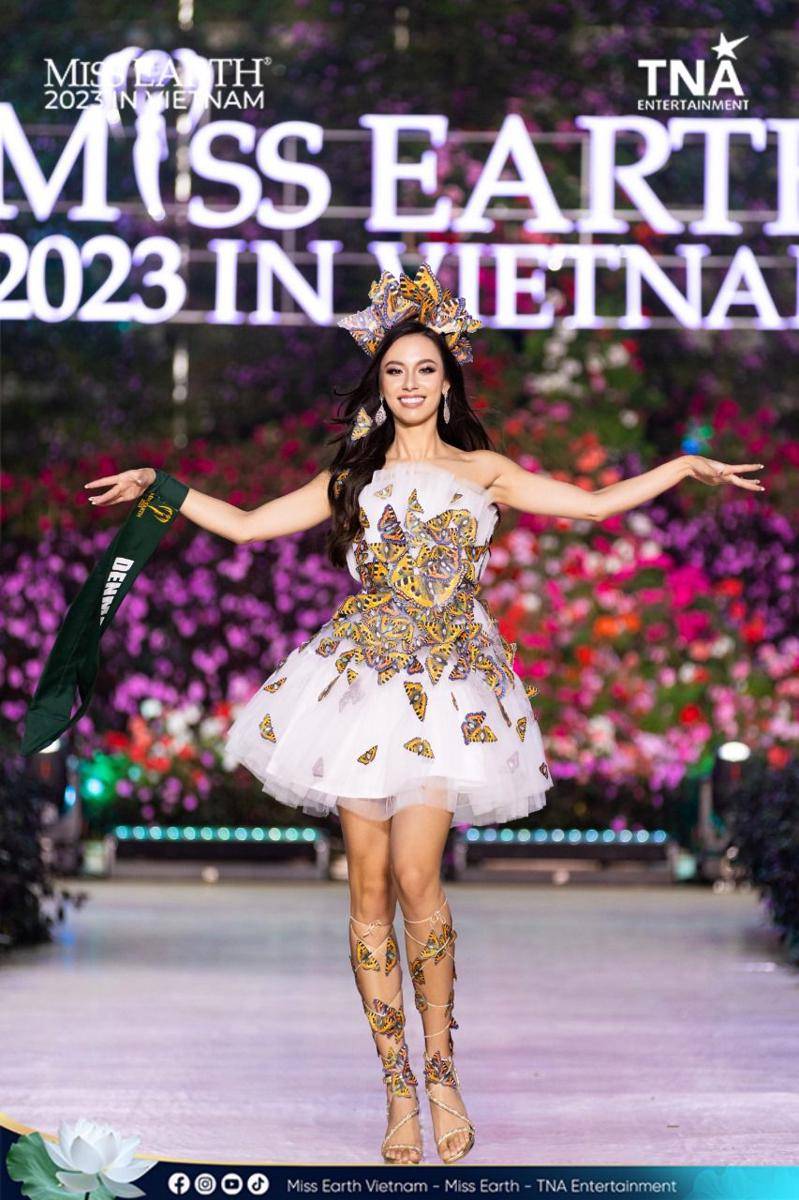 Potret Kostum Nasional Wakil dari Kawasan Eropa di Miss Earth 2023 (Facebook.com/Miss Earth)