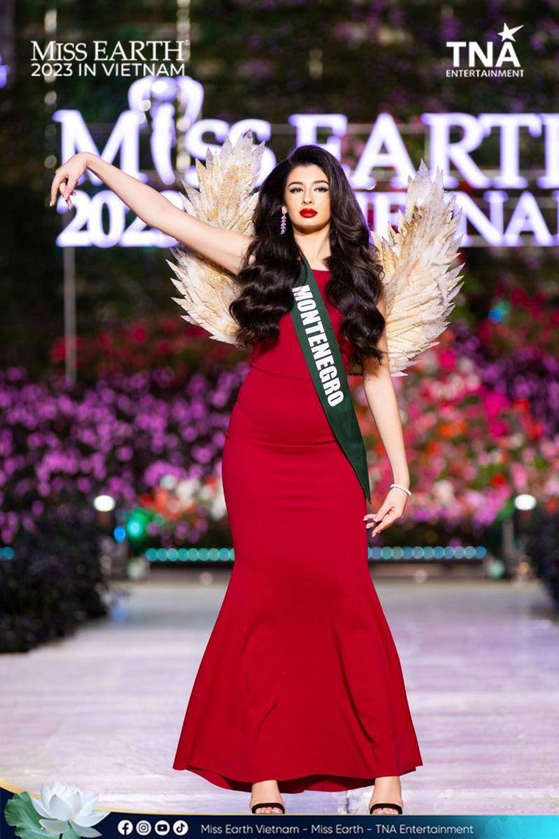 Potret Kostum Nasional Wakil dari Kawasan Eropa di Miss Earth 2023 (Facebook.com/Miss Earth)