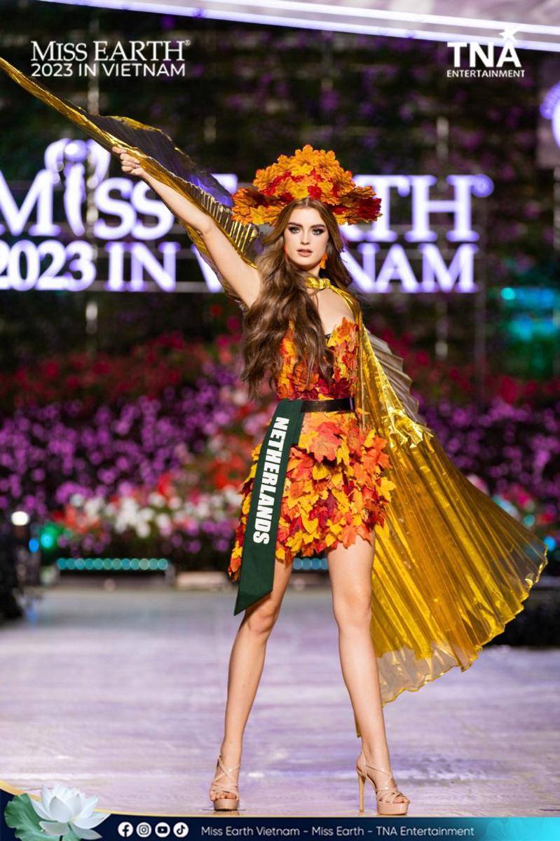 Potret Kostum Nasional Wakil dari Kawasan Eropa di Miss Earth 2023 (Facebook.com/Miss Earth)
