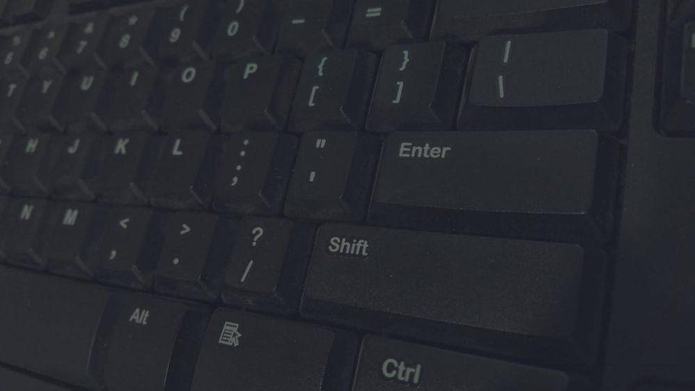 ilustrasi keyboard berdebu (pexels.com/Digital Buggu)