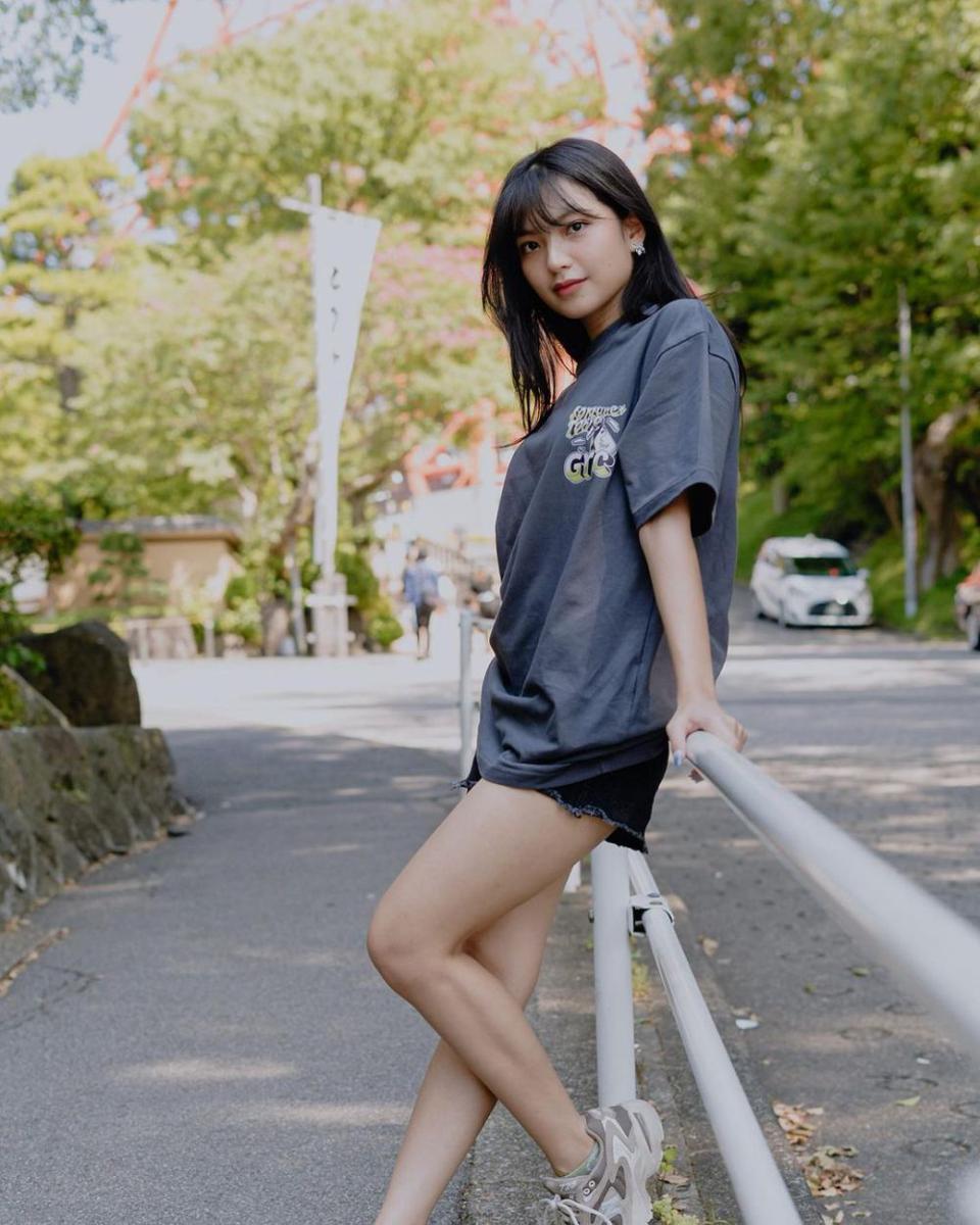 ide padu padan t-shirt ala Gracia JKT48 (instagram.com/jkt48gracia)