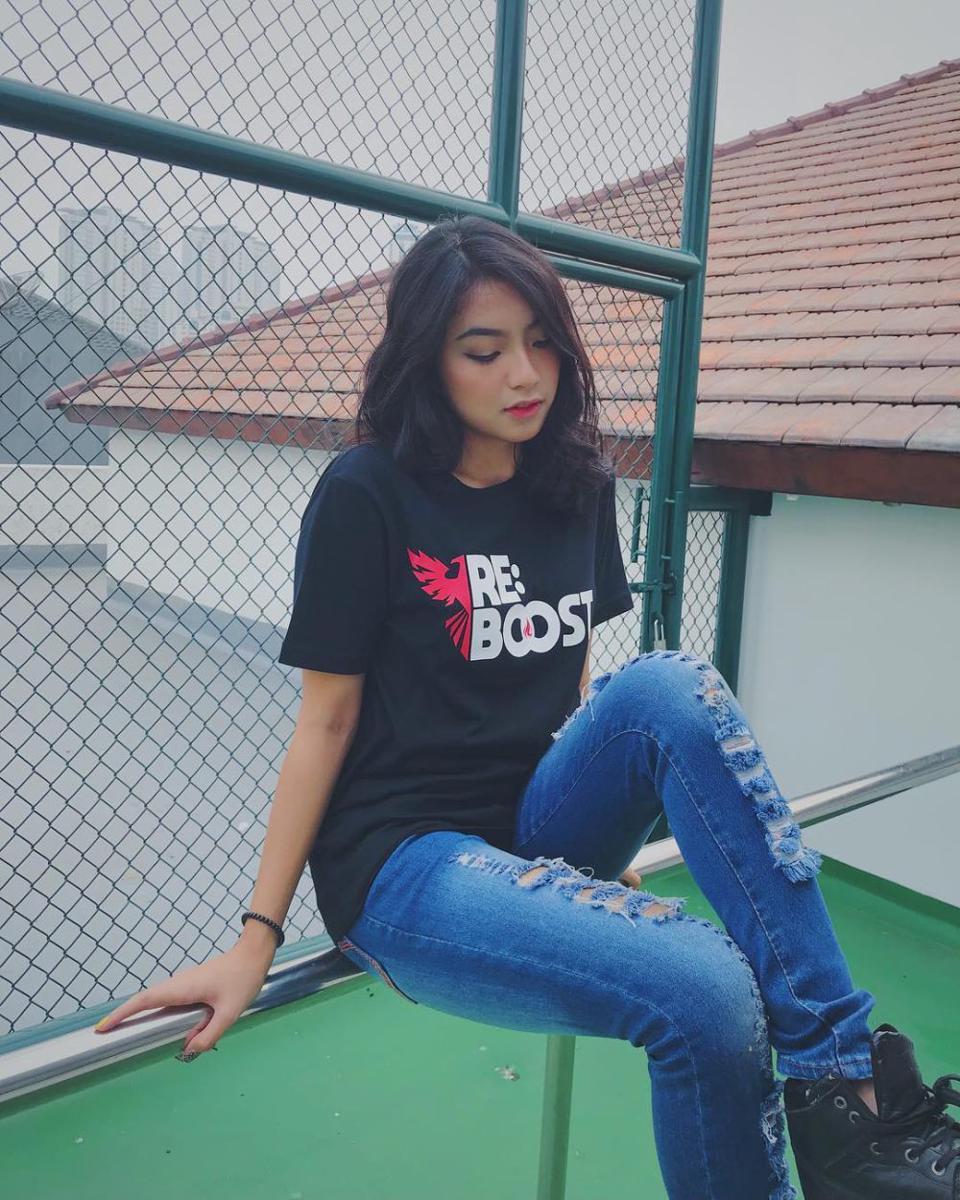 ide padu padan t-shirt ala Gracia JKT48 (instagram.com/jkt48gracia)