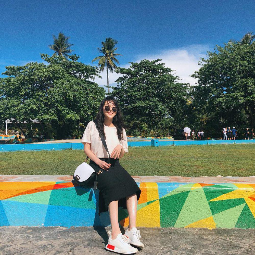 Jo Woo Ri (instagram.com/j_ourly)