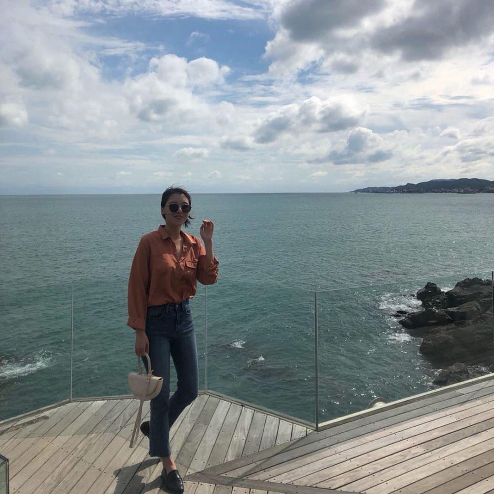 Jo Woo Ri (instagram.com/j_ourly)